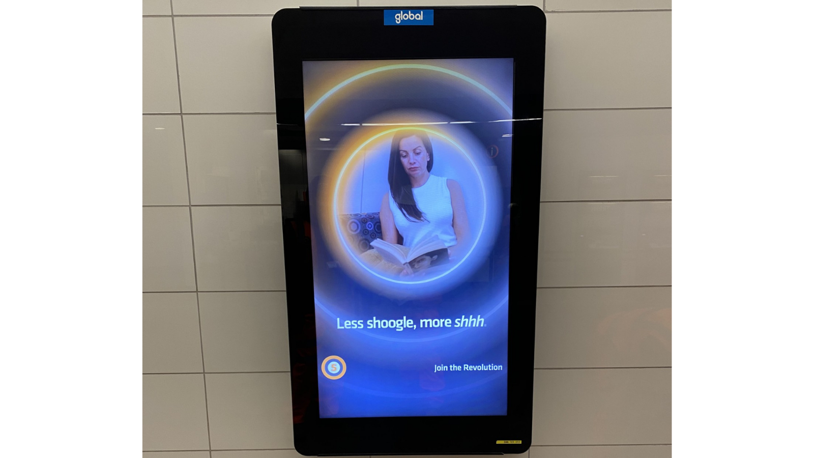 Rhino display product in a transport environment